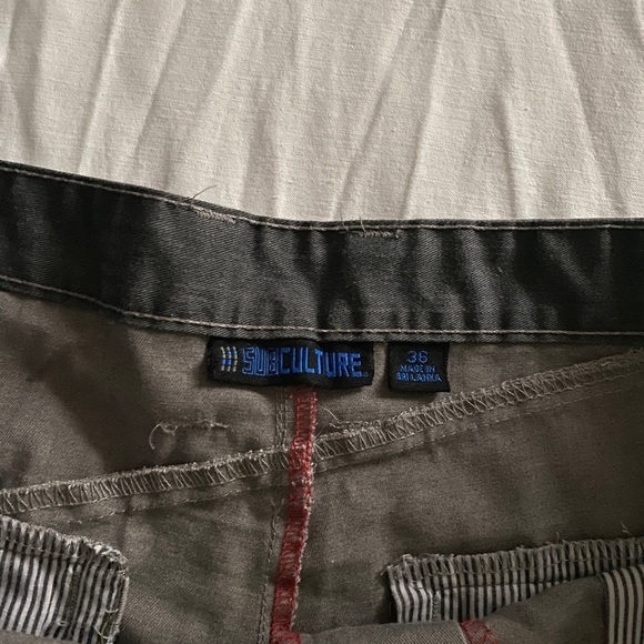 Grey shorts - Picture 2 of 3